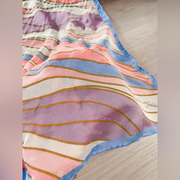 DOLCE & GABBANA 💯 SILK SCARF - Picture 8 of 14